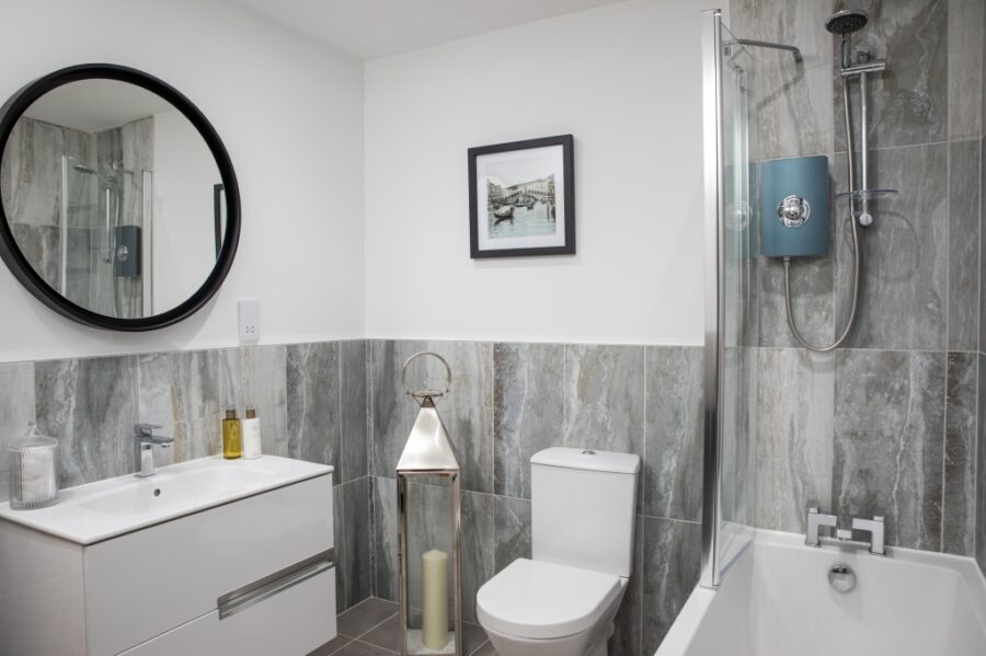 Lochter Bathroom 03