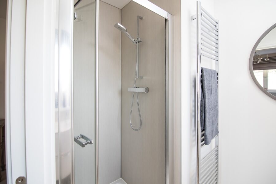 Lochter En Suite 02